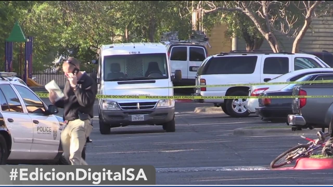 Descubren a un bebé en un basurero en Austin