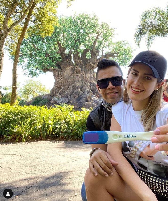 El cantante de Grupo Cañaveral y la conductora tendrán un varón al que, hasta antes del accidente, tenían contemplado llamarlo Sebastián. 
<br>
<br>