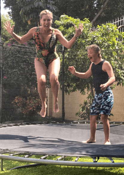 "Ahora que ya creció yo 
<b>quiero que sea un niño autosuficiente</b>, sé que tiene la capacidad […] Trabajo con él desde que tiene 3 meses […] Yo estoy segura que mi hijo va a lograr vivir solo, él ya quiere irse a vivir solo, me dice 'mamá, entiéndelo, tengo que hacer mi vida, tú ya hiciste la tuya, déjame vivir'", contó la actriz a '
<a href="https://www.youtube.com/watch?v=dbeonk4scJI" target="_blank">Sale el sol</a>' en 2019.
<br>