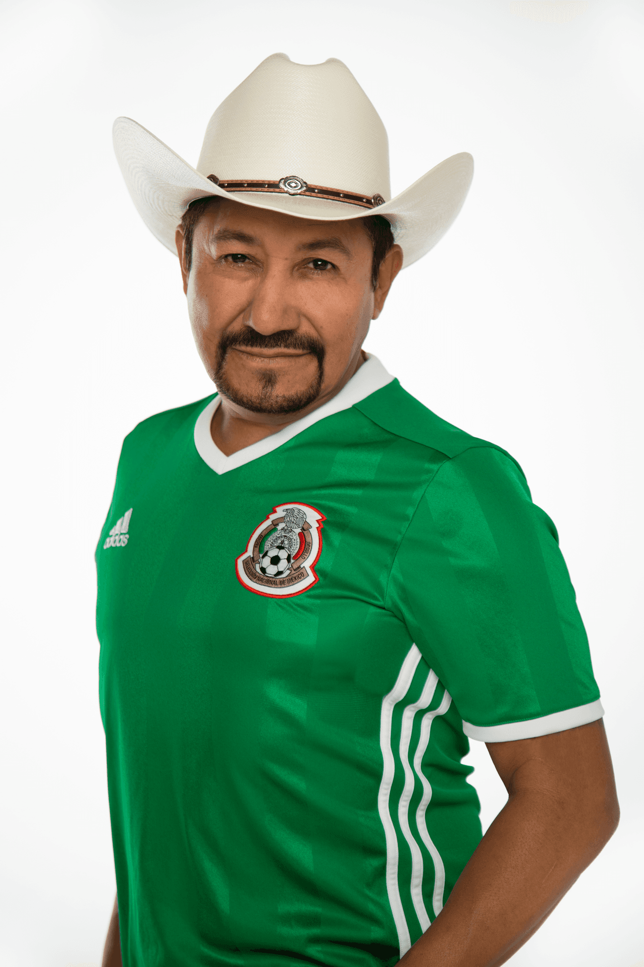 Muy aficionados al fútbol, un deporte que une a la gente sin importar su estatus social.