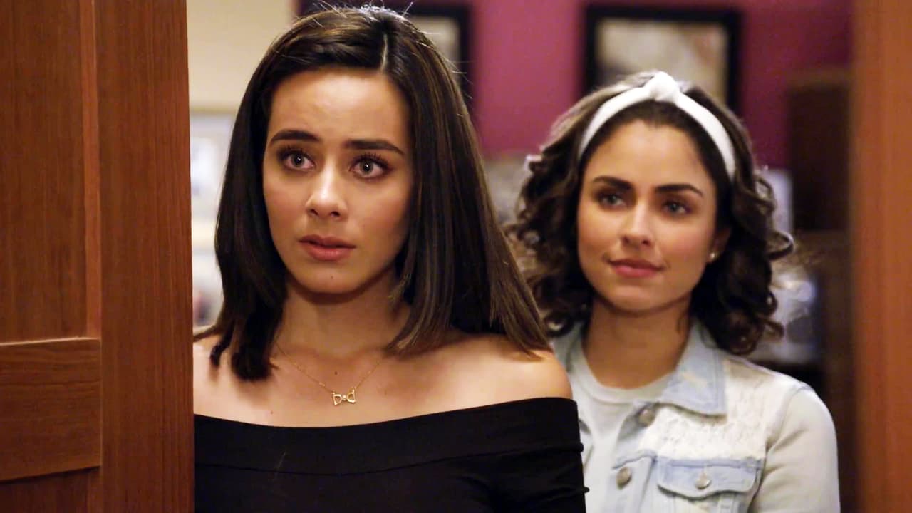 Lo recibió con desagrado sospechando las malas intenciones de Ramón para quedarse con el dinero que recibirían por la muerte de sus padres.