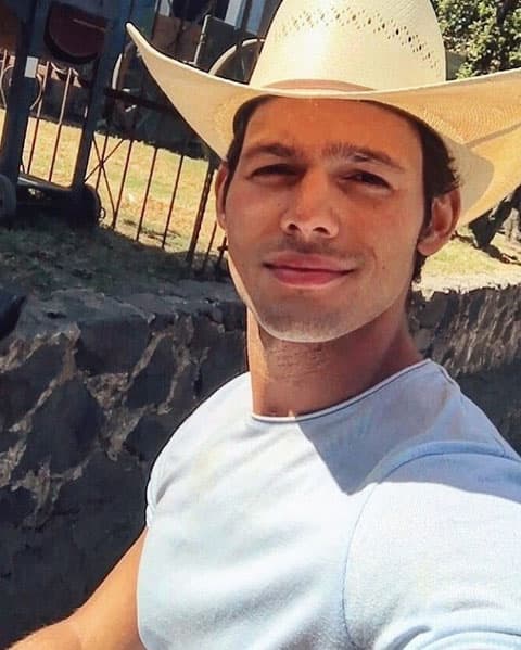 Este 3 de febrero, 
<b>Emmanuel Palomares <a href="https://peopleenespanol.com/celebridades/emmanuel-palomares-sobre-su-relacion-irina-baeva-una-vez-que-ella-descuido-nuestra-relacion-comprendi-que-era-momento-de-seguir/?utm_medium=browser&utm_source=peopleenespanol.com&utm_content=20210203&utm_campaign=803492" target="_blank">dio su versión</a></b> en entrevista con la revista People en Español.
<br>