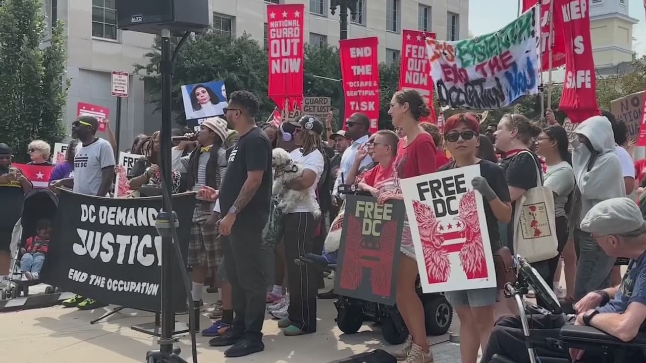 Protestan en la Casa Blanca por la presencia de la Guardia Nacional en Washington hasta 2029