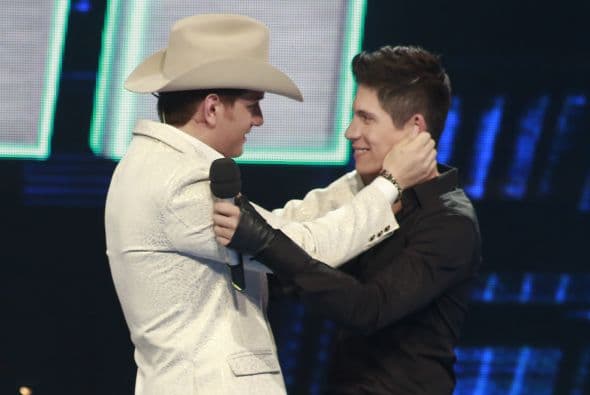 Un sentimental momento entre capitán y alumno: Dasa le da tips a Fernando Corona.