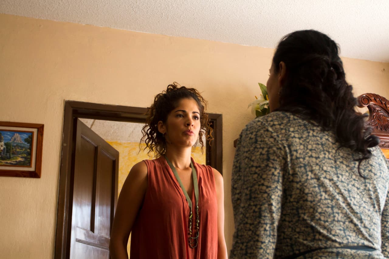 <b><a href="http://www.univision.com/series/la-piloto/cindy-descubrio-el-cuerpo-de-amanda-tras-el-disparo-que-recibio-de-arley-video">Cindy encontró su cuerpo en la mitad de un río y no dudó en rescatarla</a></b>.