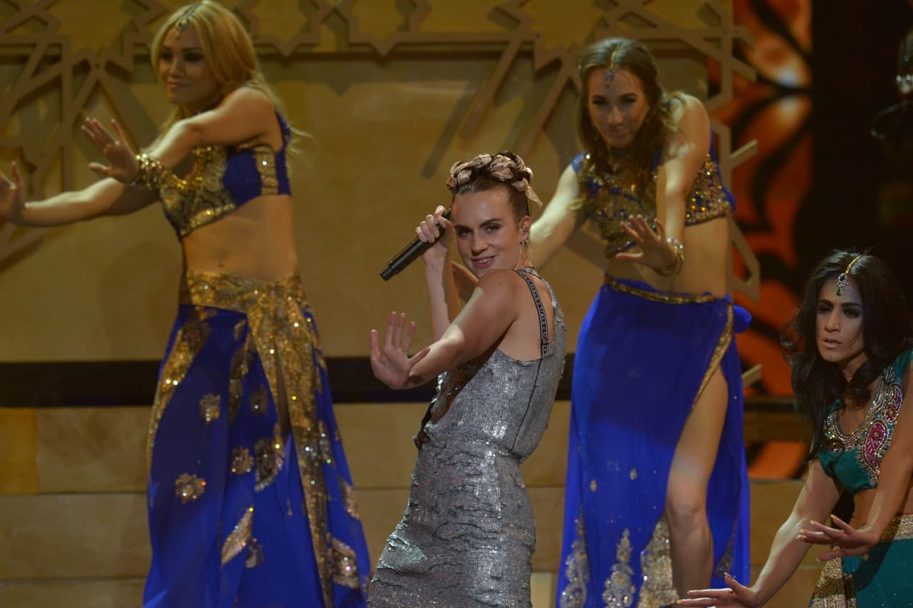 MØ bailó de maravilla.