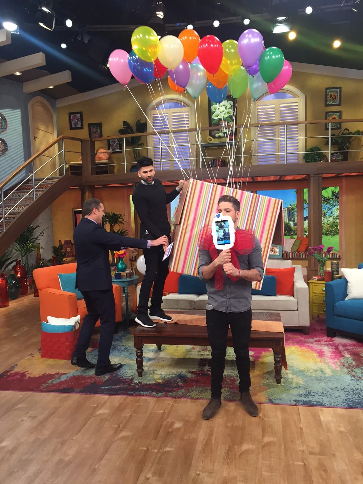 En Redes Sociales, no paraban las felicitaciones para Alan.