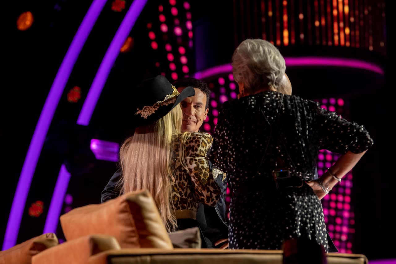 Durante la pausa musical los jueces no daban crédito a la discusión que había sostenido Dulce con ellos.