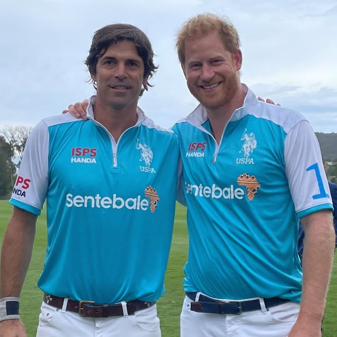 En dicho encuentro compitió con su amigo, el jugador de polo argentino Nacho Figueras y embajador de 
<b>Sentebale, institución que el príncipe Harry fundó en 2006</b> de la mano del príncipe Seeiso de Lesoto para apoyar a los niños y jóvenes con VIH en el sur de África.