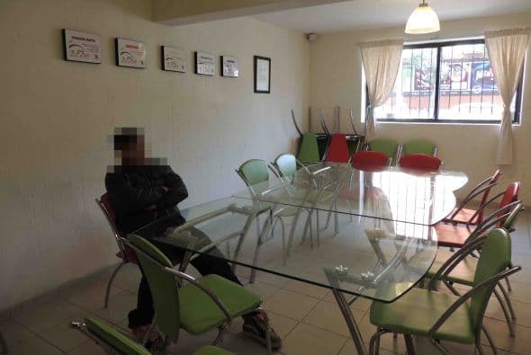 Cuenta a UnivisionNoticias.com que piensa mucho en El Salvador pero tiene miedo de volver, porque lo van a matar. Foto: LSantacruz.