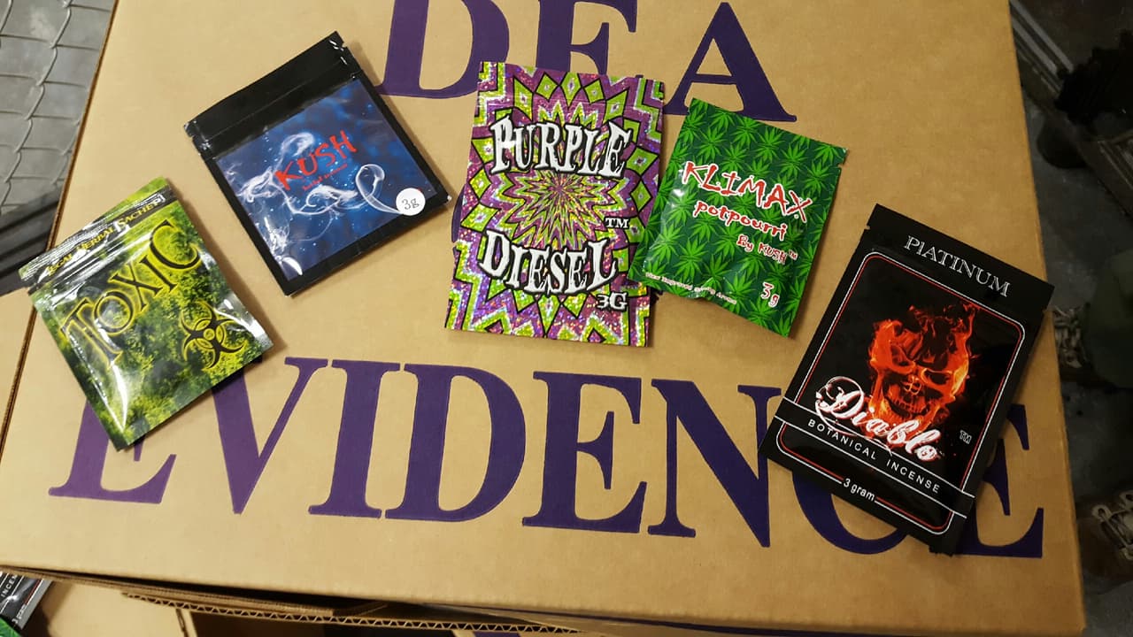 Las autoridades arrestaron a 18 personas durante el operativo multiagencias en varios establecimientos de Tucson.