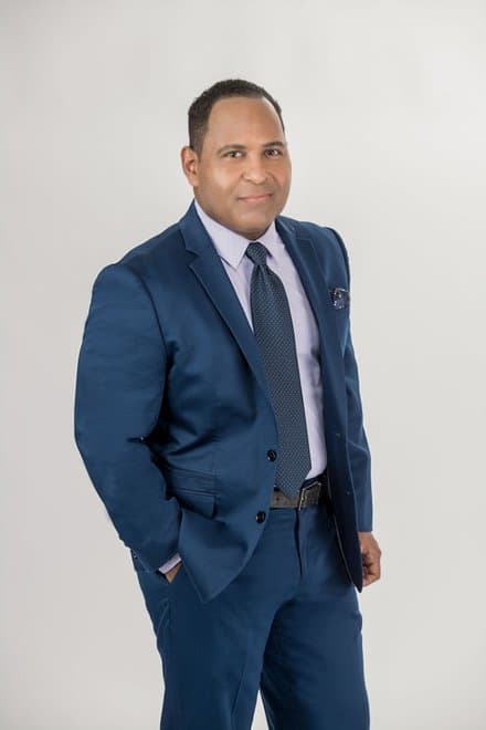 <b>Tony Dandrades</b>, periodista dominicano, hará los honores en la novena temporada.