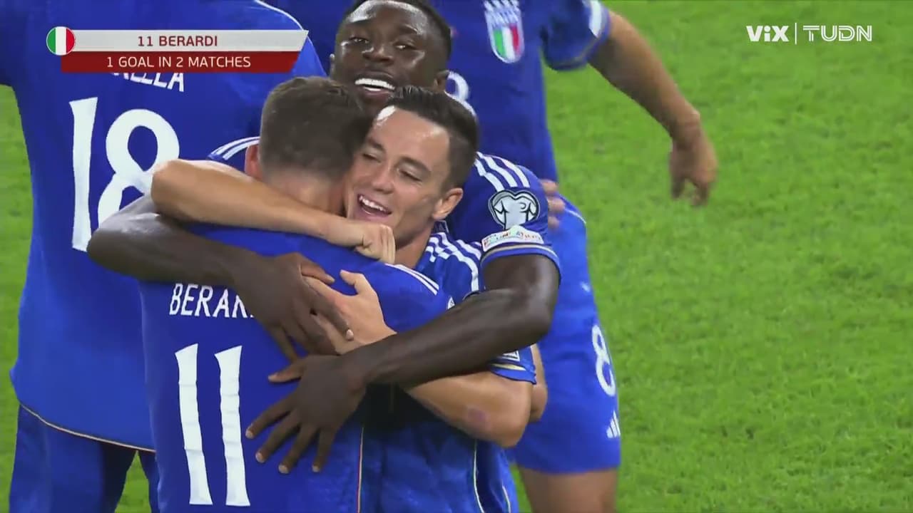 ¡Che bel gol azzurro! Espectacular anotación de Berardi para el 2-0