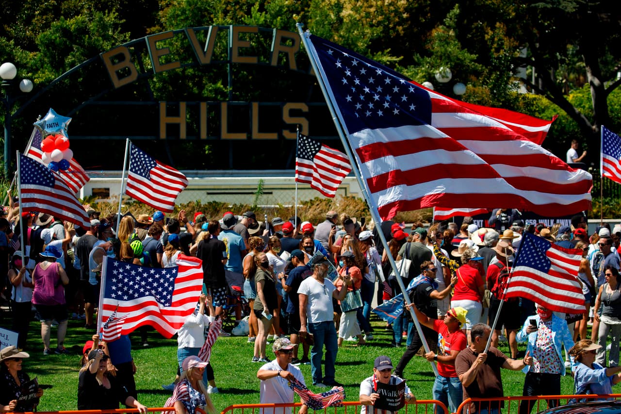 El evento fue organizado por la Fundación Walk Away, que anteriormente promovió también otra marcha en Sacramento, y que fue auspiciada por el grupo Rescue America Rally.