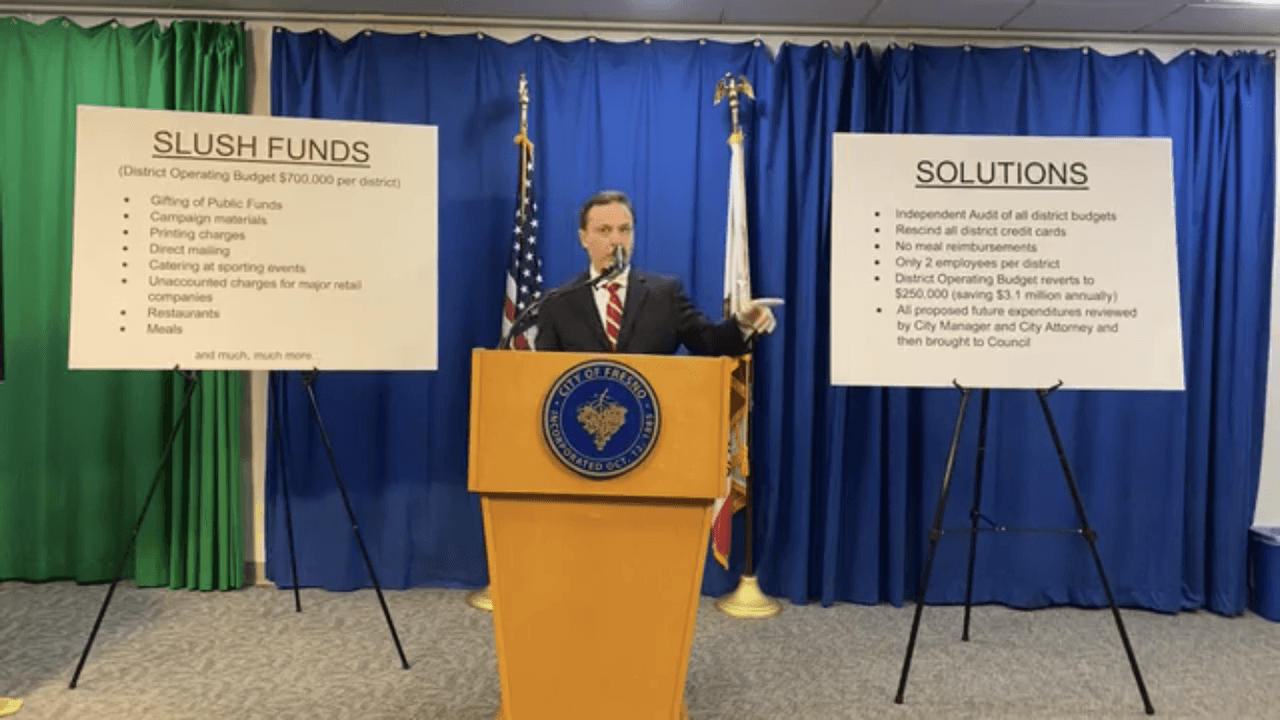 Según el concejal cada uno de sus compañeros cuenta con presupuestos operativos de 700,000 dólares.