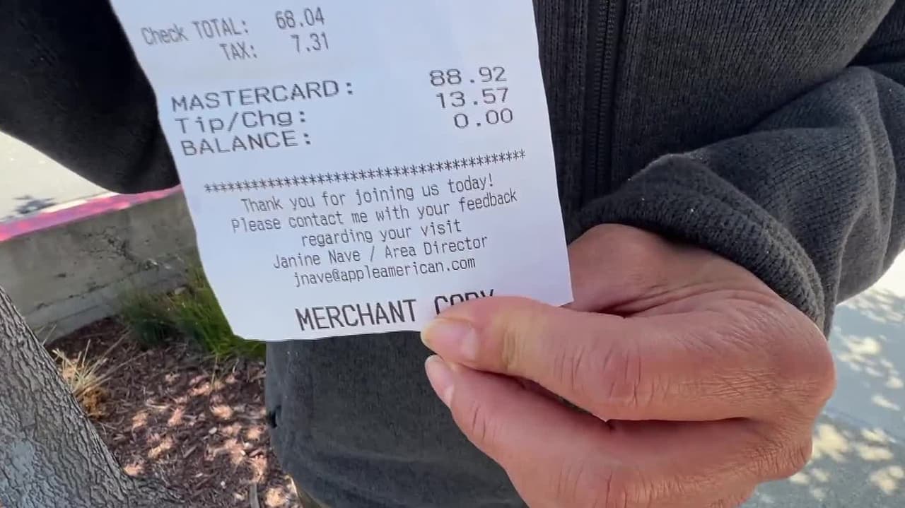 ¿Cuándo es obligatorio dejar propina en California? A qué prestar atención en la cuenta