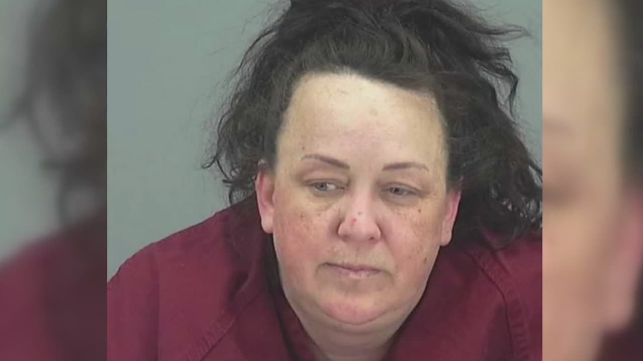 Muere la mujer acusada de abusar de sus hijos adoptivos quienes eran los protagonistas de un canal de YouTube