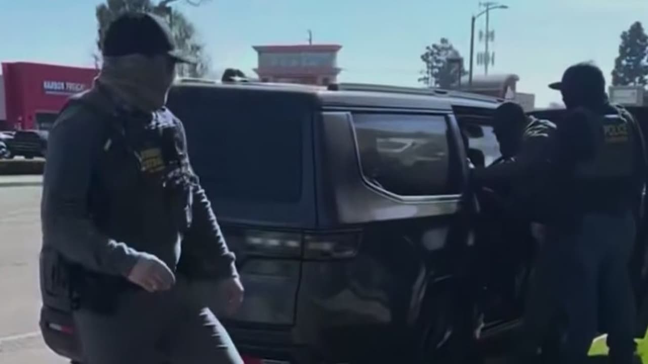 Condado Orange: intensifican operativos de inmigración y usan centro comercial para detenciones