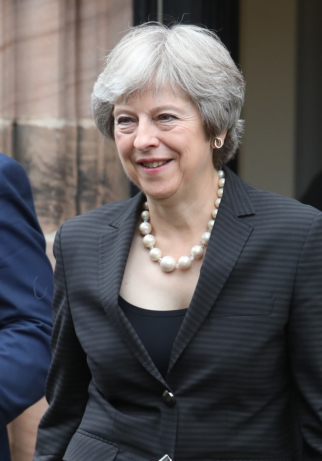 La primera ministra británica tiene un aspecto sobrio y formal, (como corresponde a su trabajo). Sin embargo, no parece que se trate de alguien que haya llegado a su posición por mero accidente. ¿Qué será lo que nos indica su firma, según los grafólogos?
<br>