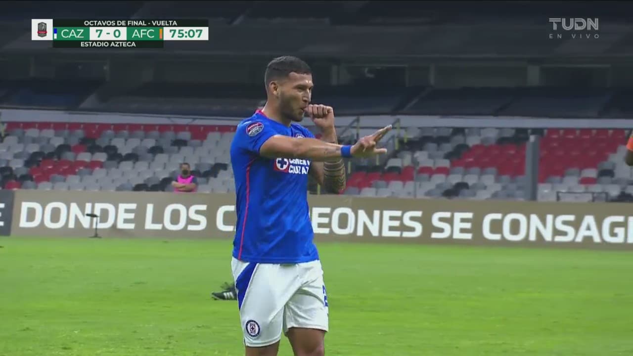 Riflazo de Escobar y llegó el 8-0 de Cruz Azul