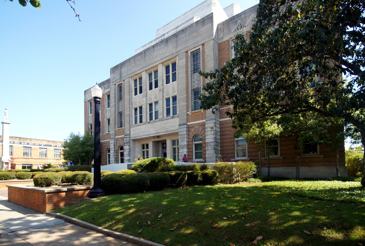 <b>Puesto 14. Meridian, Mississippi.</b>
<br>
<br>Entradas ilegales para cometer robos en 2019: 1,196 por cada 100,000 habitantes.
<br>
<br>Porcentaje del total de este tipo de crímenes en el estado: 2.4% de 5,553.
<br>
<br>Tasa de pobreza en 2019: 27.1%.
<br>
<br>Tasa de desempleo en 2019: 5.8%.
<br>