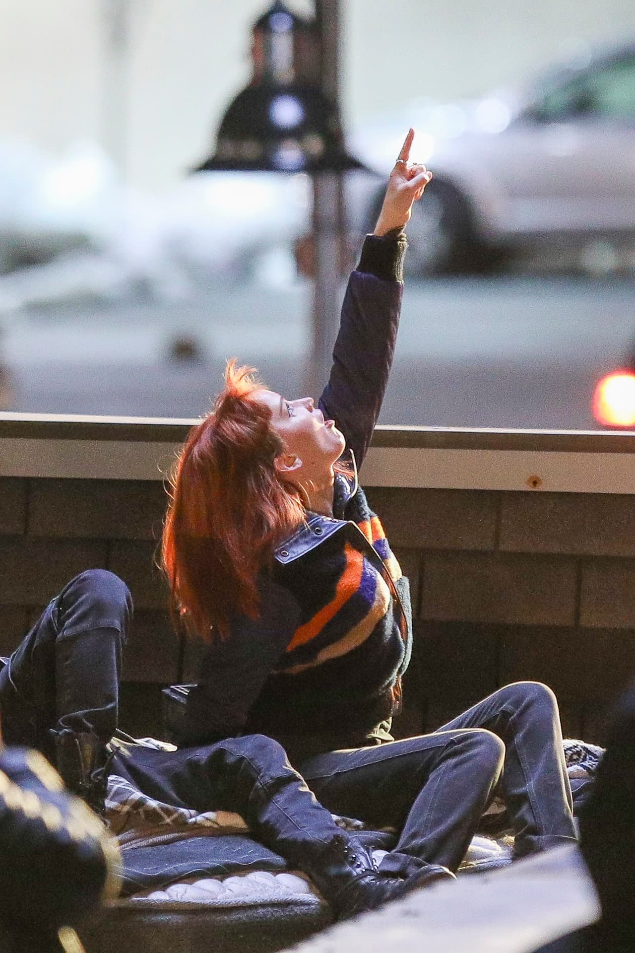 Fuentes de la producción contactadas por TMZ dijeron que los actores estaban filmando la escena final a la 1:00 am.