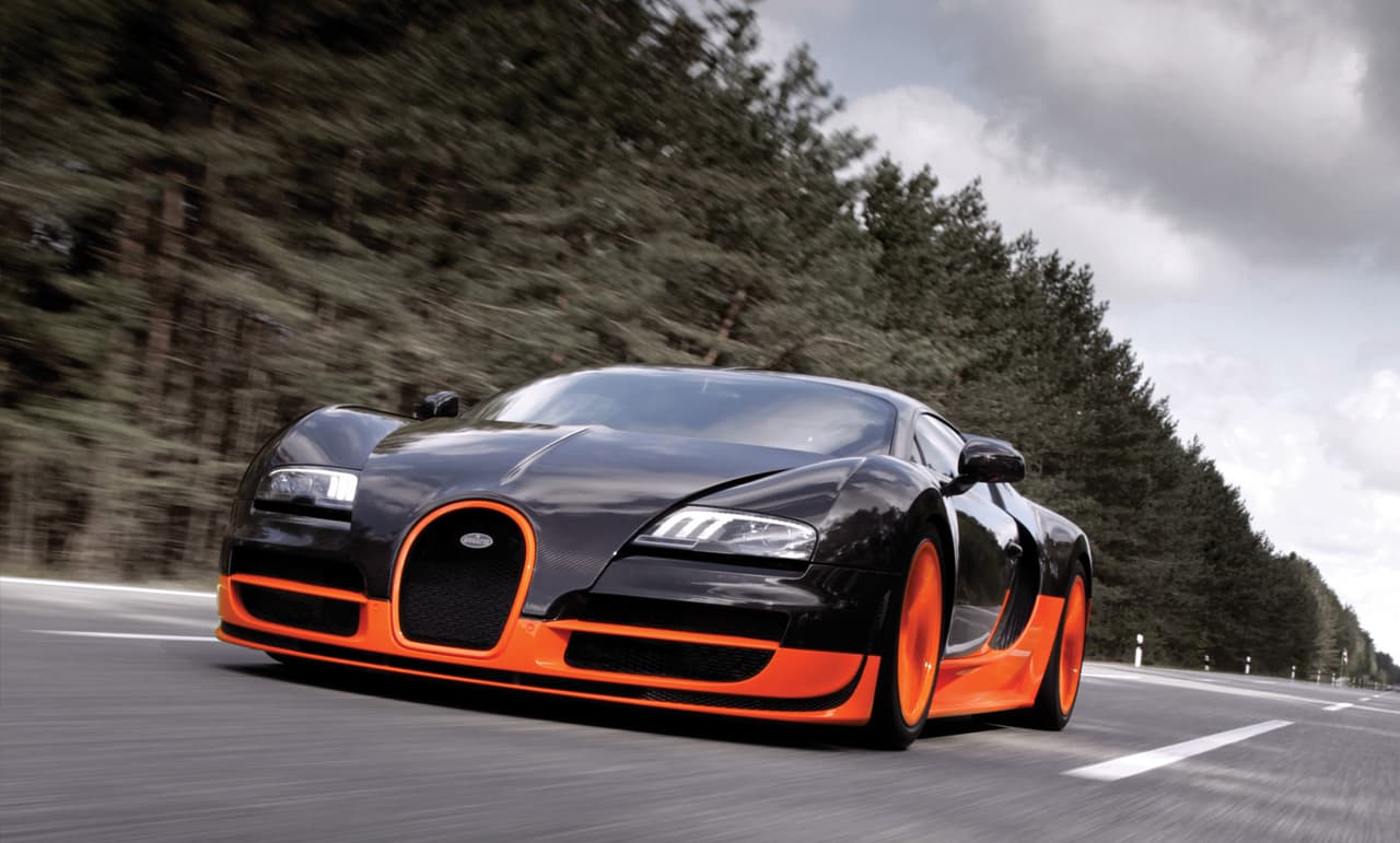 <b>Bugatti Veyron Super Sport</b>
<br>Este modelo diseñado por Jozef Karban es el gran referente de esta última década en el segmento de hypercars.