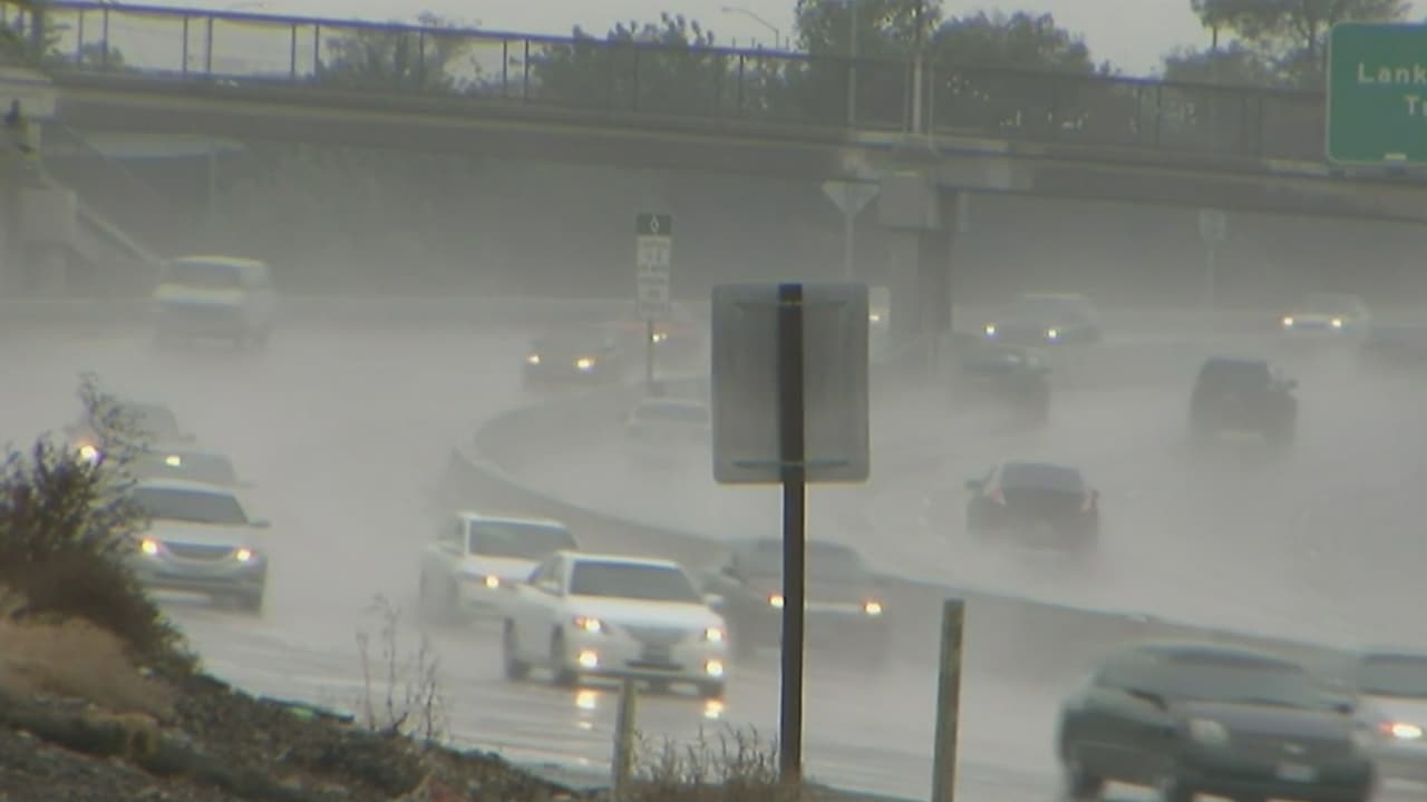 Aviso por inundaciones, deslaves y vientos en el sur de California hasta el viernes