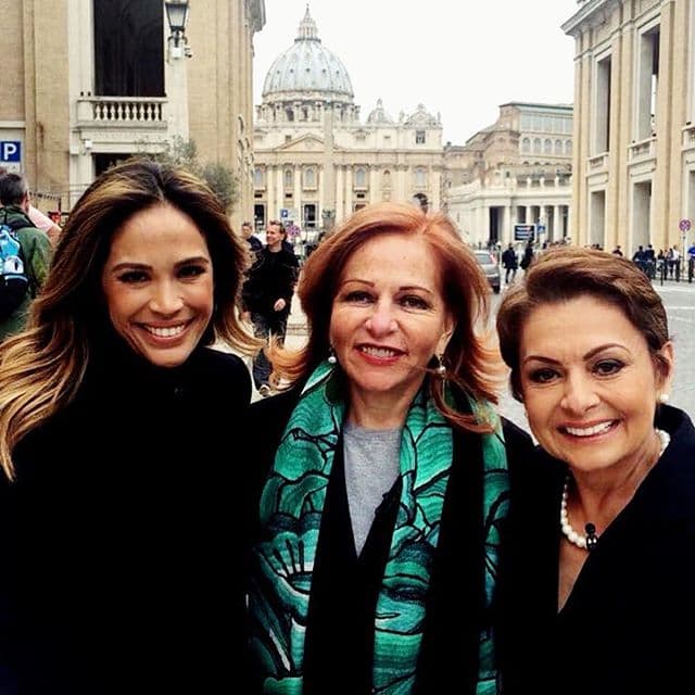 El mejor equipo de reporteras desde Roma. (Marzo 21, 2016)