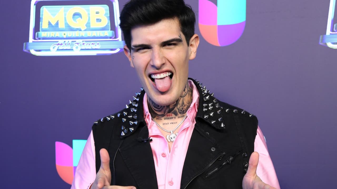 Adriel Favela lleva más de un año sobrio y libre de medicamentos para la bipolaridad que padece