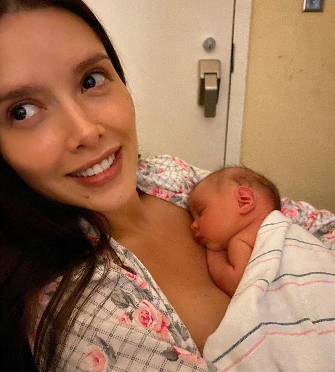 La vida de Marlene Favela se transformó con el nacimiento de su hija.