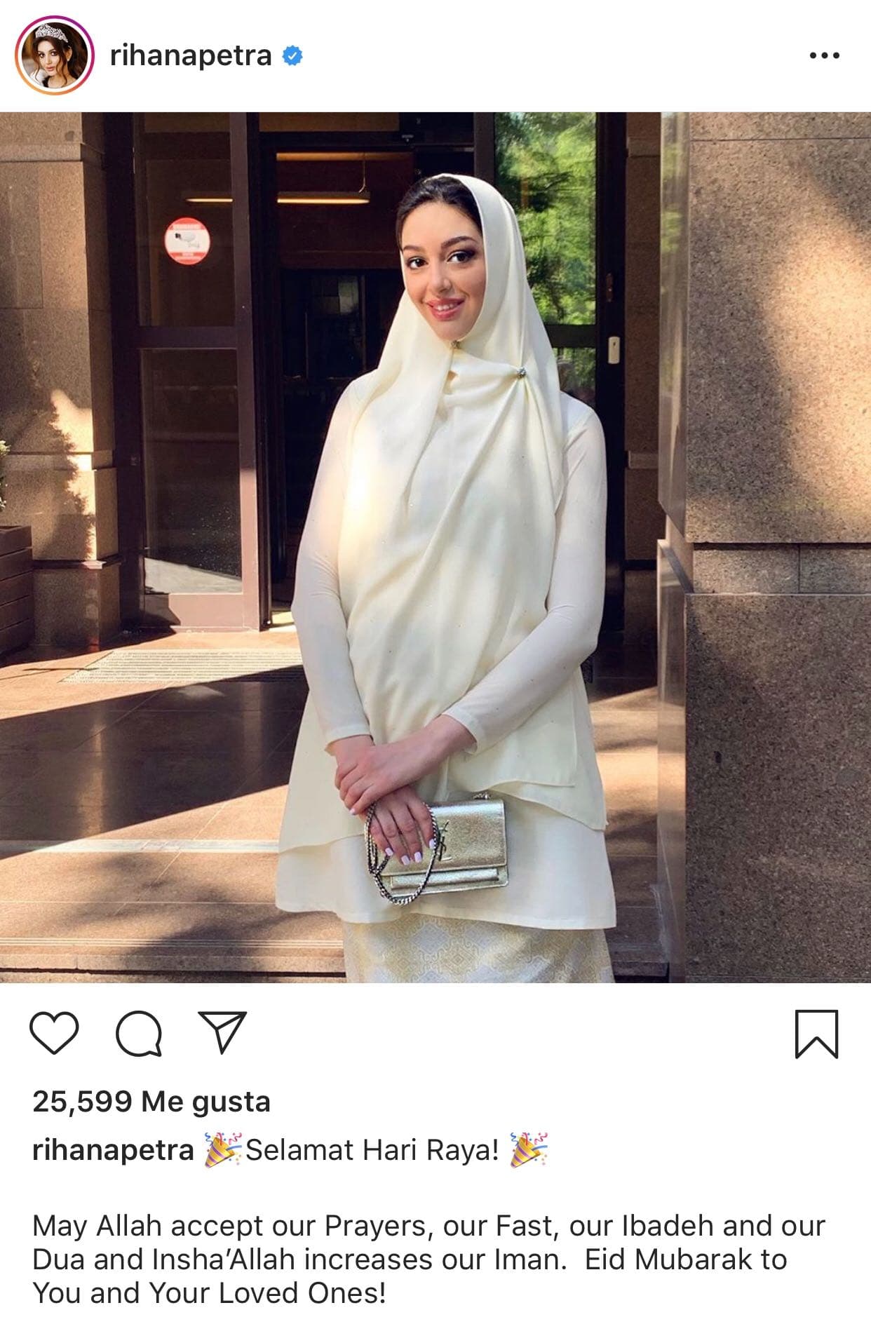 La pareja, de acuerdo con diversos medios internacionales como 
<a href="https://www.revistavanityfair.es/realeza/articulos/el-rey-de-malasia-que-abandono-el-trono-para-casarse-con-una-exmodelo-rusa-se-divorcia/39442">Vanity Fair </a>y 
<a href="ttps://elpais.com/elpais/2019/07/17/gente/1563369513_905257.html">El País</a>, se casó a finales de noviembre de 2018 en la más estricta intimidad, pero con una ostentosa boda en la capital rusa.
<br>