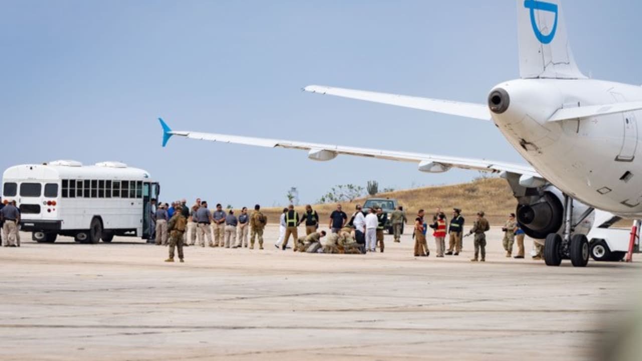 ICE envía de Guantánamo a Honduras a 177 inmigrantes venezolanos para ser deportados a su país