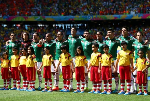 Un partido de la selección mexicana: Nos guste o no el desempeño de la selección mexicana, lo cierto es que cuando uno está lejos de casa y ve a esos 11 jugadores correr con “la verde”, uno no puede evitar defenderlos y volverse un animador más.