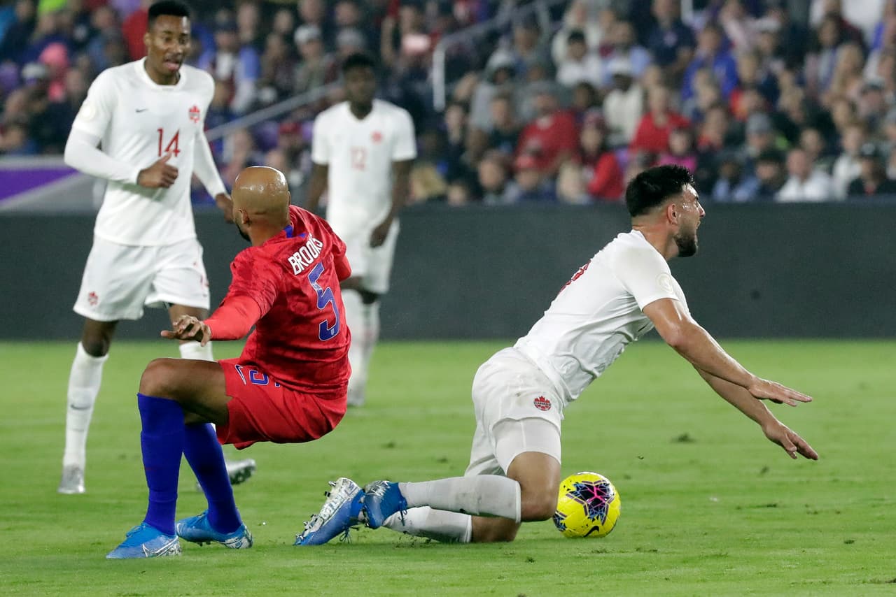 Con doblete de Zardes sumado a las anotaciones de Morris y Long, la Selección de Estados Unidos goleó 4-1 a Canadá en un intenso partido.