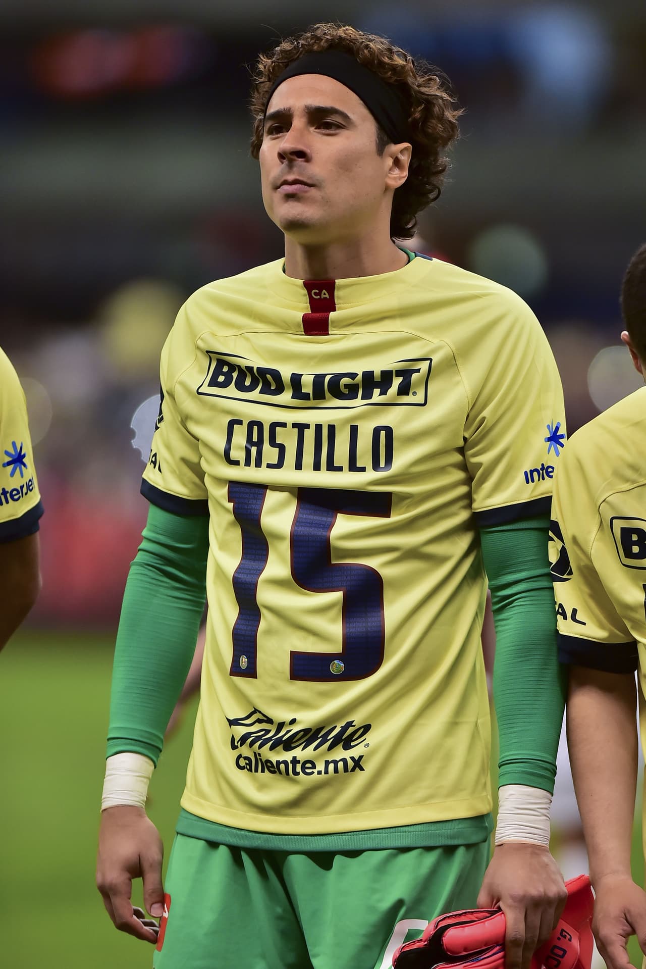 Previo al juego, durante el calentamiento y en la foto oficial, jugadores de América recuerdan con cariño y envían muestra de apoyo para sus futbolistas lesionados.