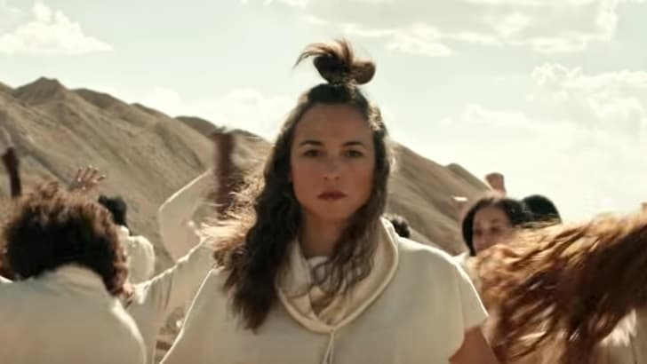 La actriz y cantante española Leonor Watling, dirigida por René Pérez, Residente, en 'Somos anormales'.