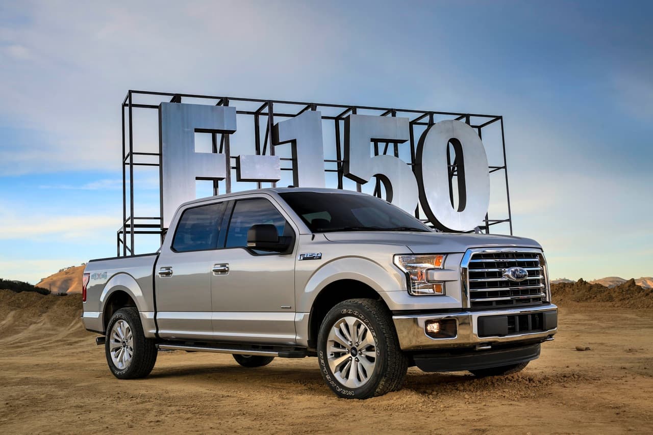N°1 Ford F-Series: Con un atractivo renovado gracias a su nueva estructura de aluminio de grado militar y la disponibilidad de 4 motores entre los que se encuentra un nuevo y ágil V6 Ecoboost de 2.7 litros con 325 caballos de fuerza, la F-150 el principal miembro de la Serie F de Ford, colocó 780,354 unidades en el 2015 ayudando así a mantener a la pickup favorita del mercado americano en el tope de esta lista por 34to año consecutivo.