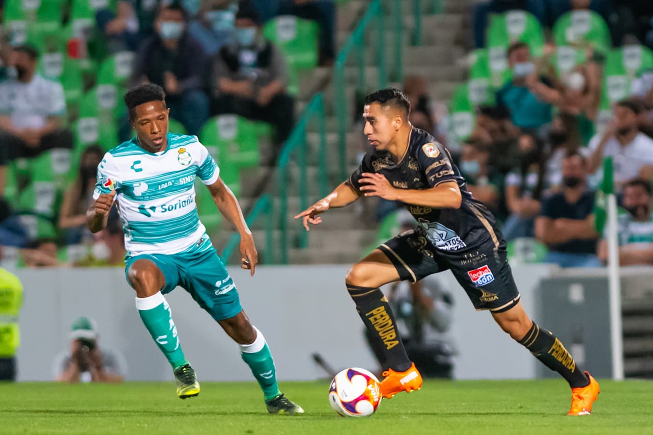 León comienza a desmotstrar el futbol que lo hizo campeón del futbol mexicano y vencen 1-2 a Santos. La Fiera escaló hasta la novena plaza y los Guerreros se mantienen en el tercer lugar.