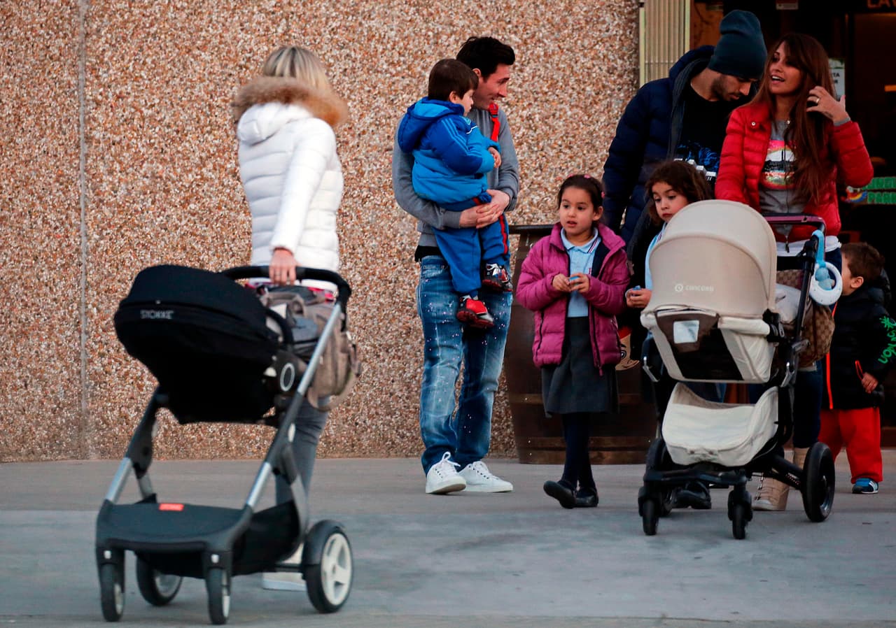 Pero los futbolistas no estaban solos.