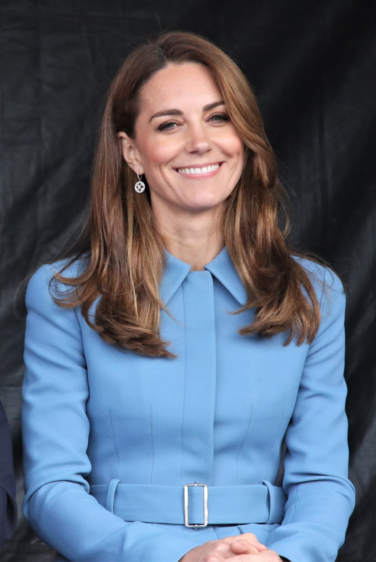 "Es tan 
<b><a href="https://www.univision.com/delicioso/omg-un-pastel-de-realeza-a-tu-alcance-fotos" target="_blank">difícil cocinar el curry</a> </b>en la familia, los niños tienen una porción sin especias", dijo.