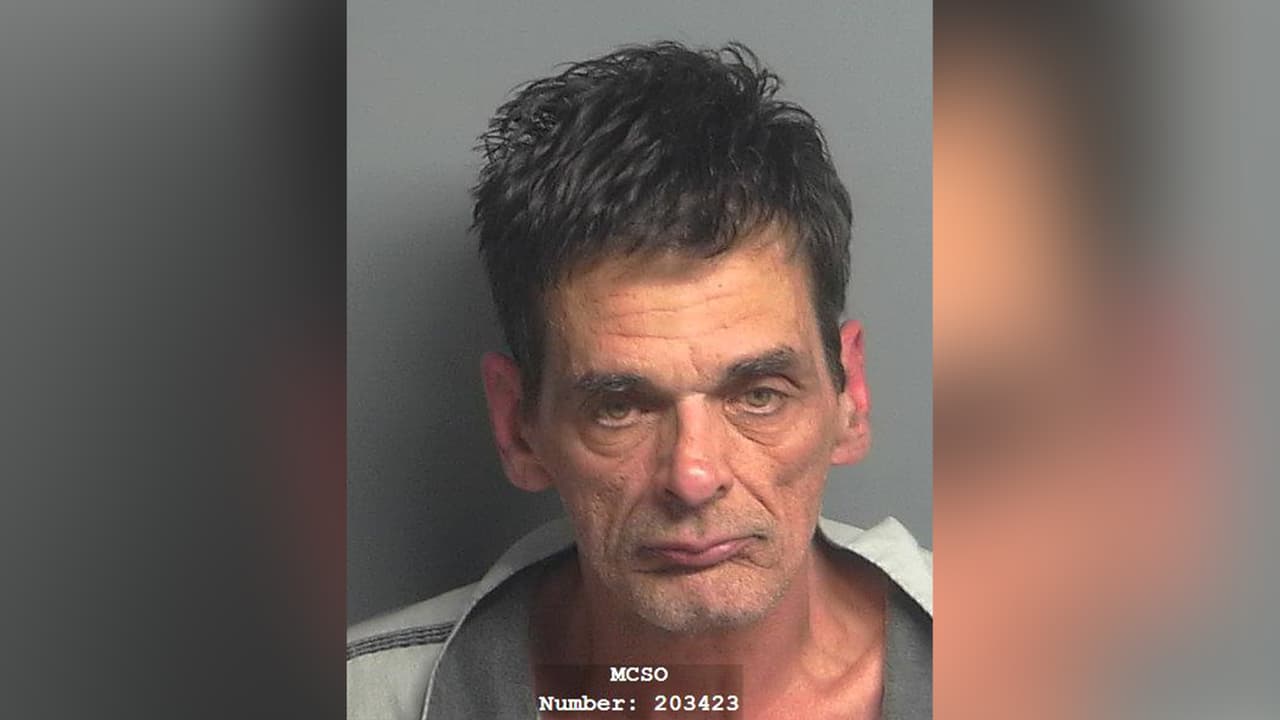 William Gregory Lewis es sospechoso de robo a un edificio