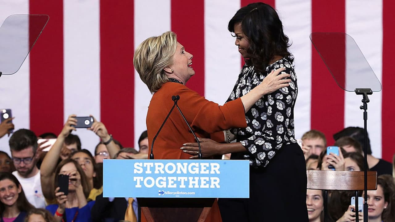 Michelle Obama acude en ayuda de su "amiga" Hillary Clinton para darle un impulso final en Carolina del Norte 