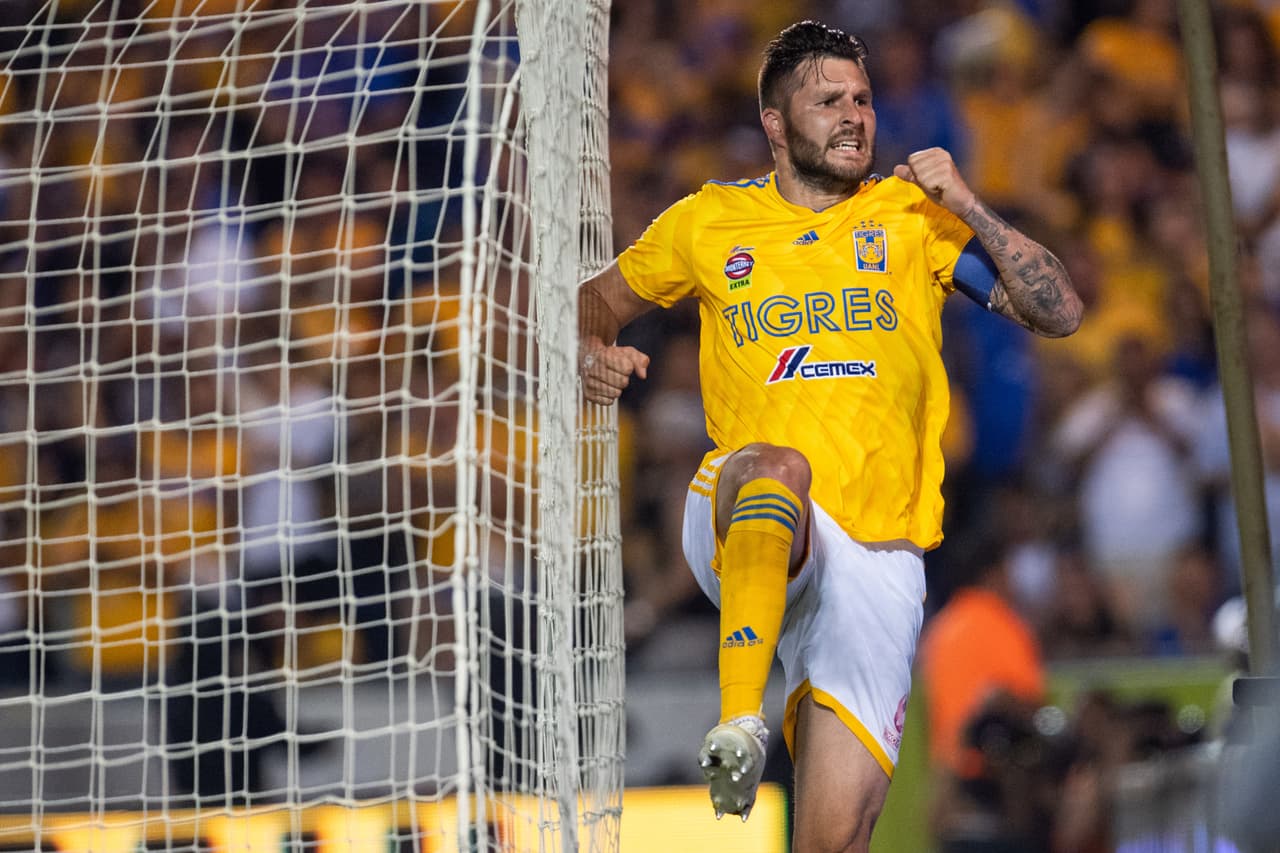 Al minuto 40 el francés André-Pierre Gignac abrió el frasco de las esencias con un golazo de taquito para el 1-0 de Tigres.