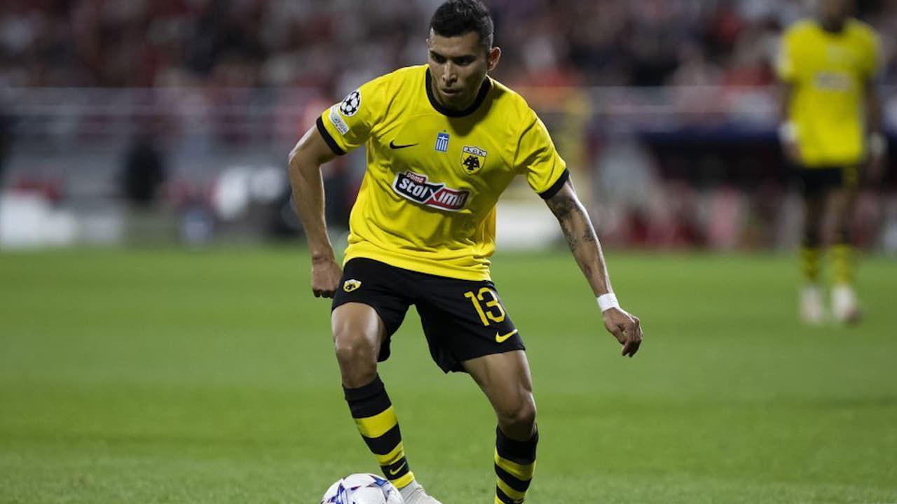 ¡Con la mira rota! AEK golea al OFI, pero Orbelín falla tres chances de gol