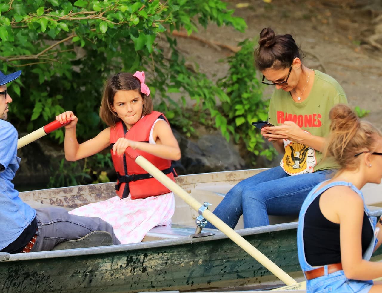 Donde la encargada de remar el botecito, ¡era la pequeña!