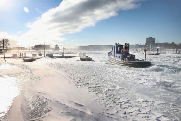 Luego de la caída de sobre 8 pulgadas de nieve en zonas de Chicago ahora se esperan vientos helados de hasta 20 grados bajo cero, en lo que meteorólogos ya describen como uno de los inviernos más intensos desde el 1985.