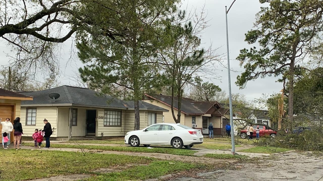 Así amaneció el vecindario de Rolando Ramírez después de la tormenta.
<br>