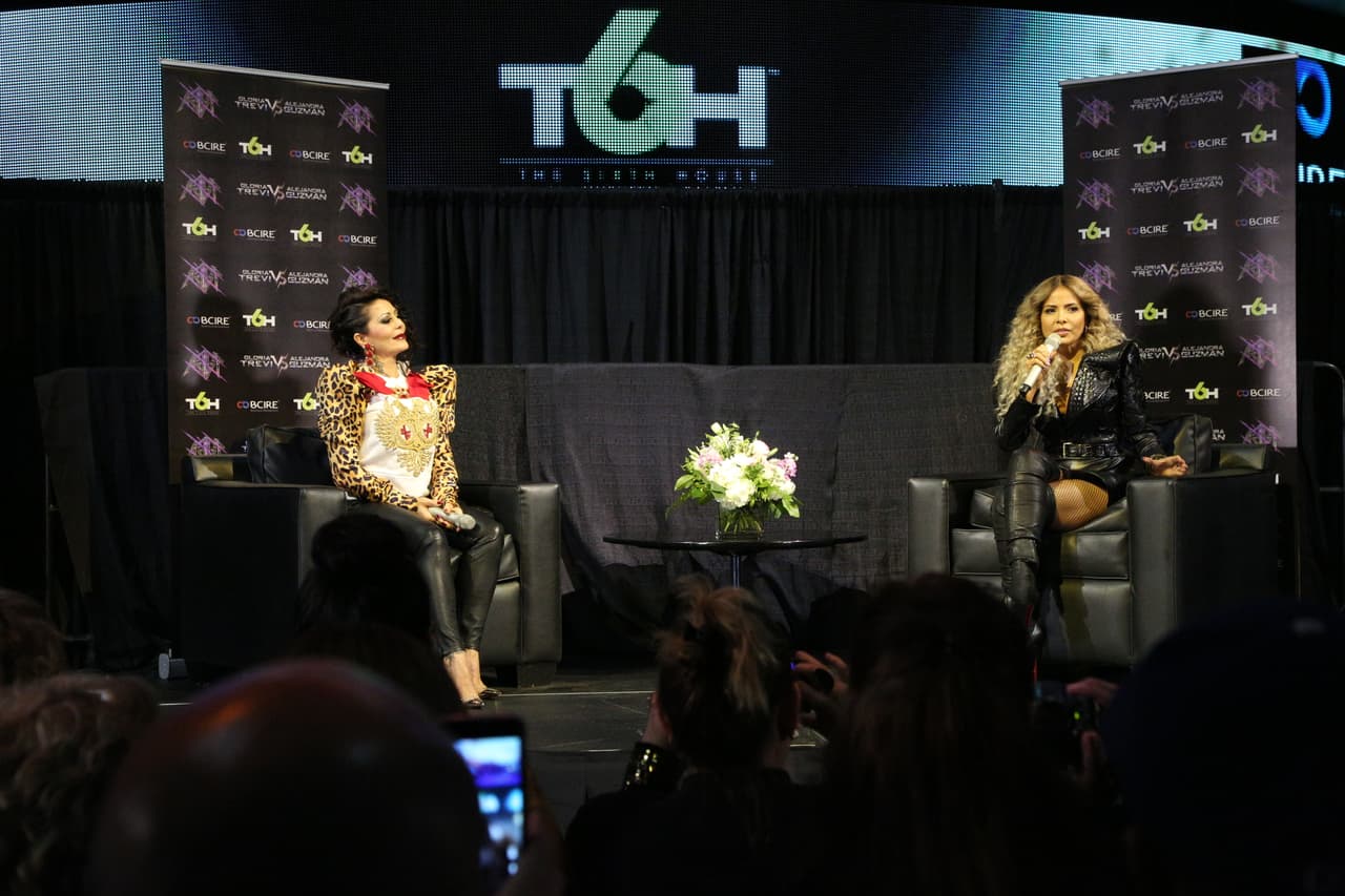 Alejandra Guzmán y Gloria Trevi respondieron a las preguntas de los medios que se dieron cita en la ciudad angelina para platicar acerca de su gira 'Versus'.