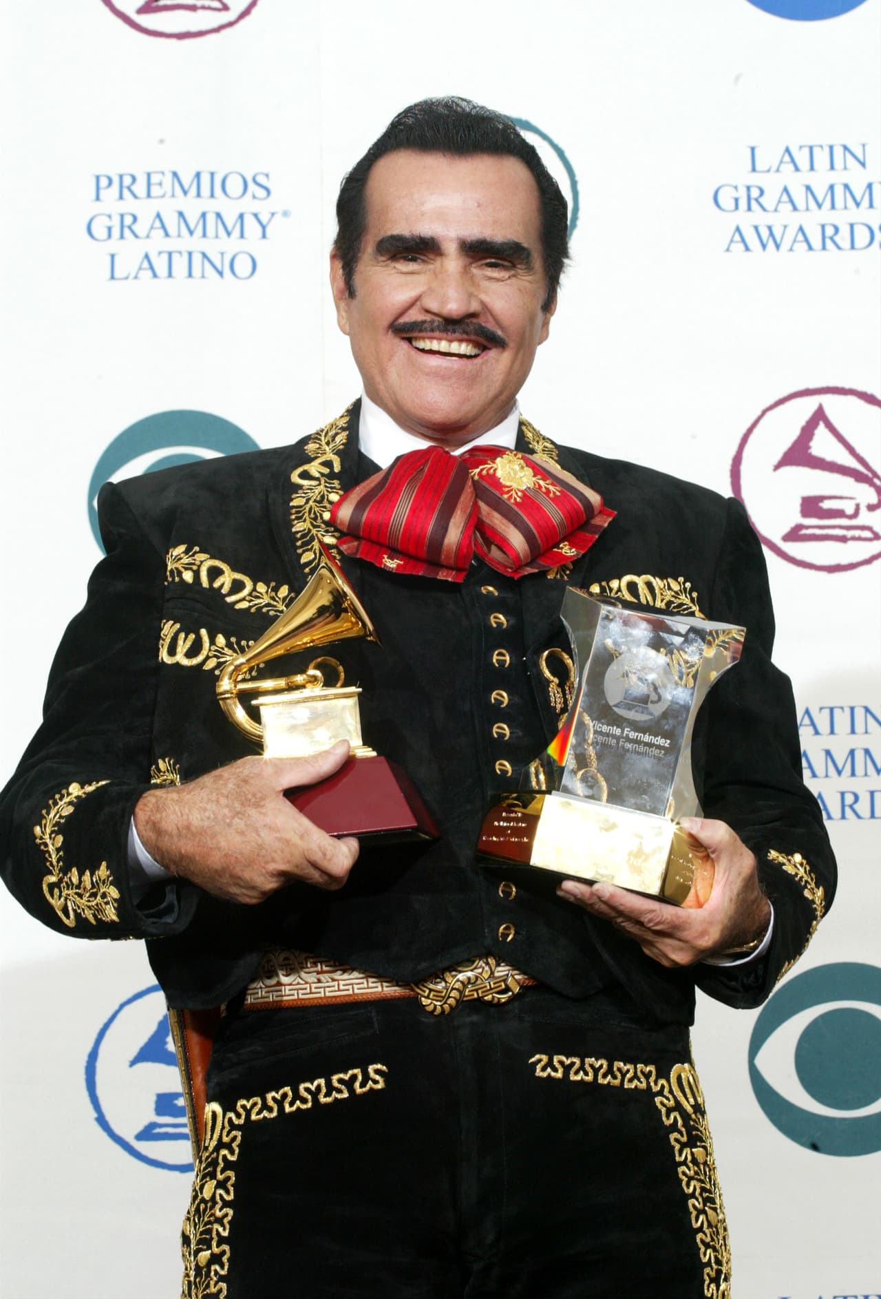 Vicente Fernández también tiene una historia memorable en la ceremonia de Latin GRAMMY, él es otro de los más ganadores de esta premiación.
